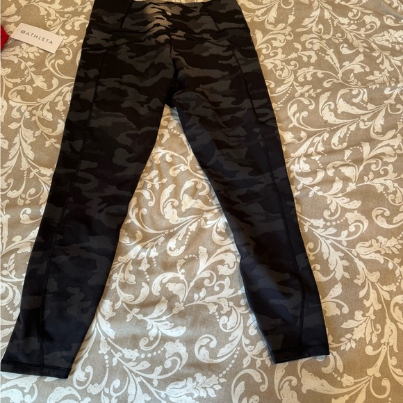 Athleta Rainer Reflective Tight Size 1X NWT - Picture 3 of 5